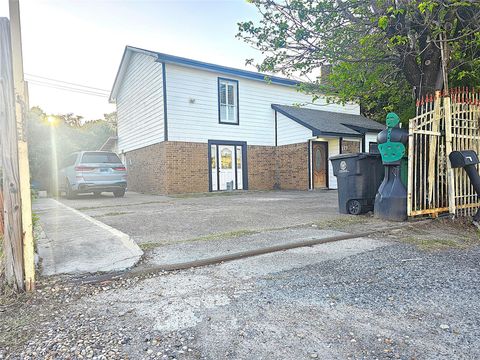 Photo of 2131 Campbell Road, Houston, TX 77080 (MLS # 18255864)