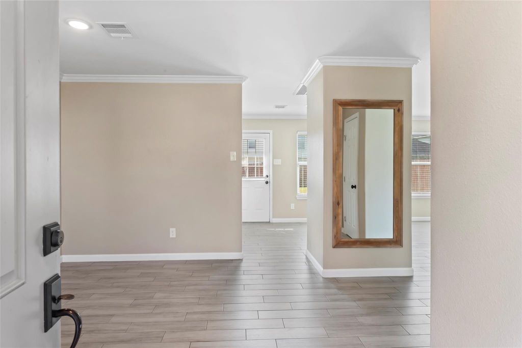 Photo of 838 Royal George Lane, Houston, TX 77047 (MLS # 46527844)