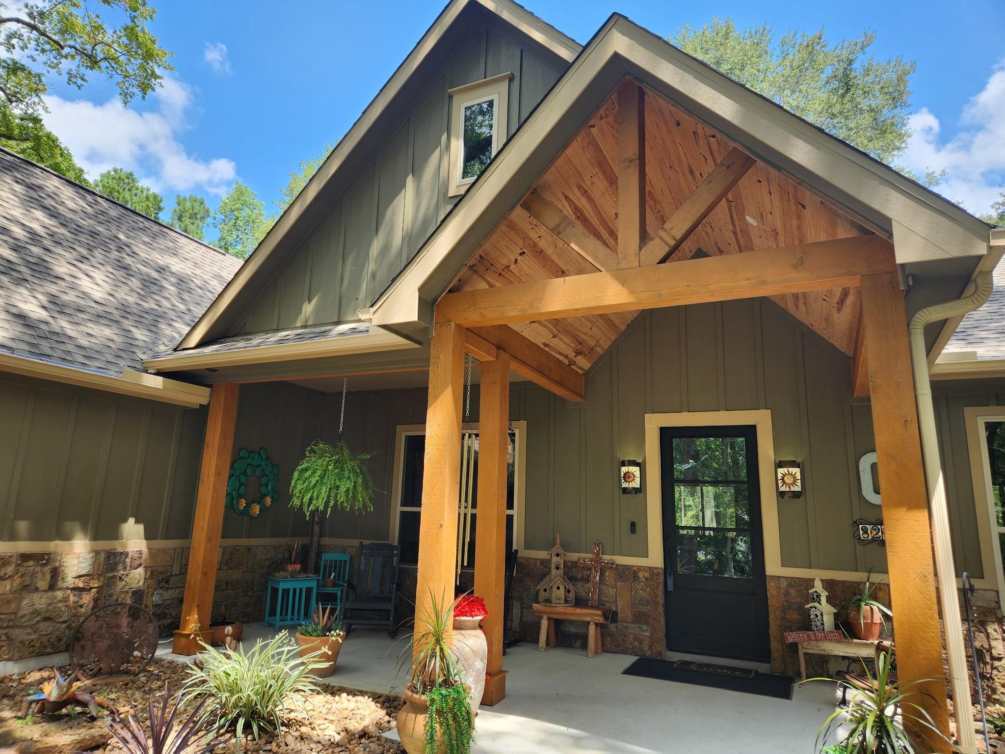 8233 Quarter Horse Lane