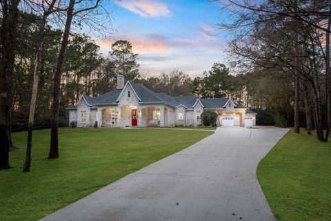 Photo of 4046 Highland Pass, Montgomery, TX 77316 (MLS # 30659202)