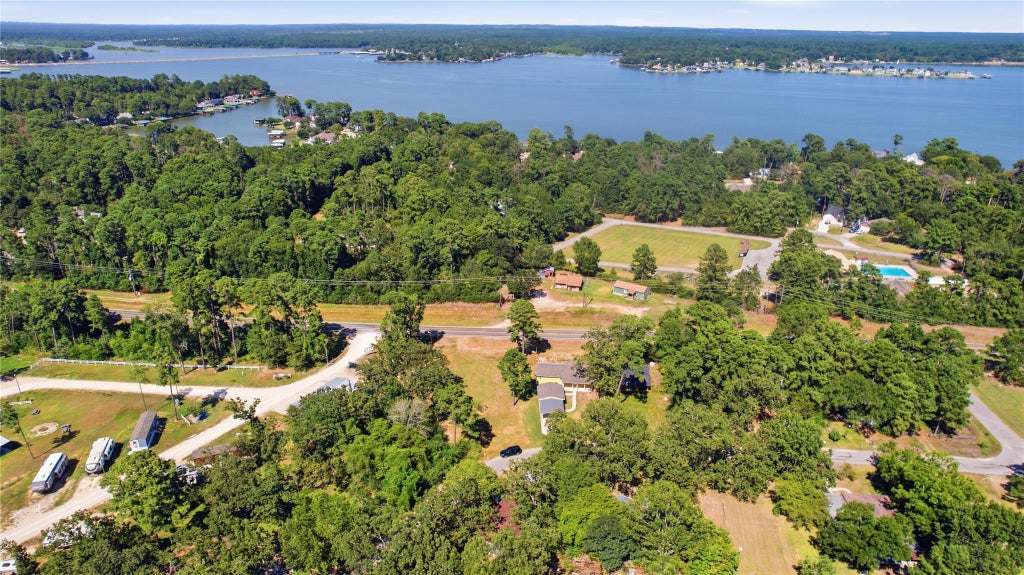 Photo of 340 Oak Ridge Drive, Onalaska, TX 77360 (MLS # 94973493)