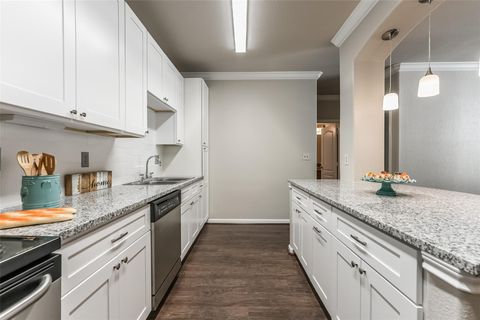 Photo of 1711 Old Spanish Trail #228, Houston, TX 77054 (MLS # 65039497)