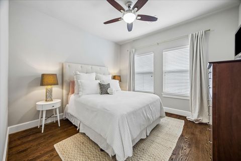 Tiny photo for 872 Wakefield Drive #C, Houston, TX 77018 (MLS # 98803519)