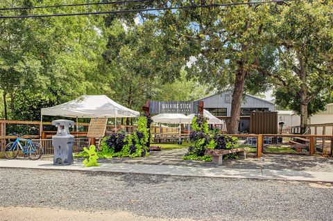 Tiny photo for 872 Wakefield Drive #C, Houston, TX 77018 (MLS # 98803519)