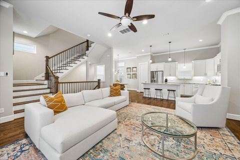 Tiny photo for 872 Wakefield Drive #C, Houston, TX 77018 (MLS # 98803519)