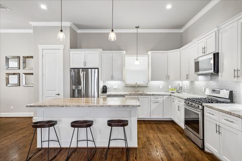 Tiny photo for 872 Wakefield Drive #C, Houston, TX 77018 (MLS # 98803519)