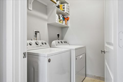 Tiny photo for 872 Wakefield Drive #C, Houston, TX 77018 (MLS # 98803519)