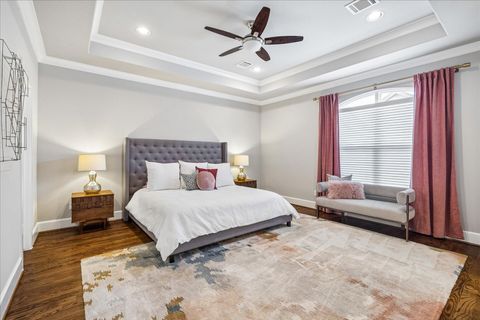 Tiny photo for 872 Wakefield Drive #C, Houston, TX 77018 (MLS # 98803519)