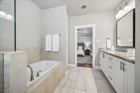 Tiny photo for 872 Wakefield Drive #C, Houston, TX 77018 (MLS # 98803519)