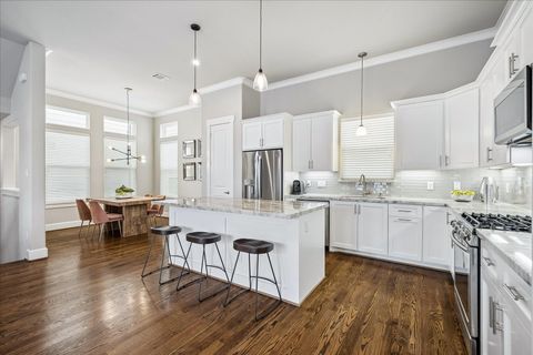 Tiny photo for 872 Wakefield Drive #C, Houston, TX 77018 (MLS # 98803519)