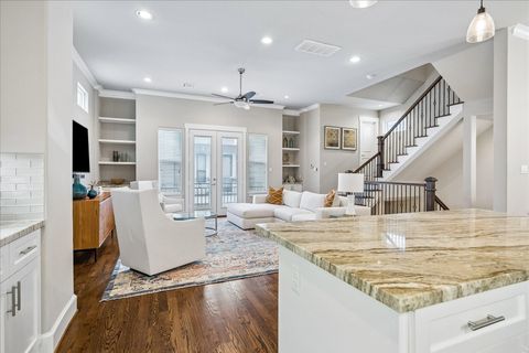 Tiny photo for 872 Wakefield Drive #C, Houston, TX 77018 (MLS # 98803519)