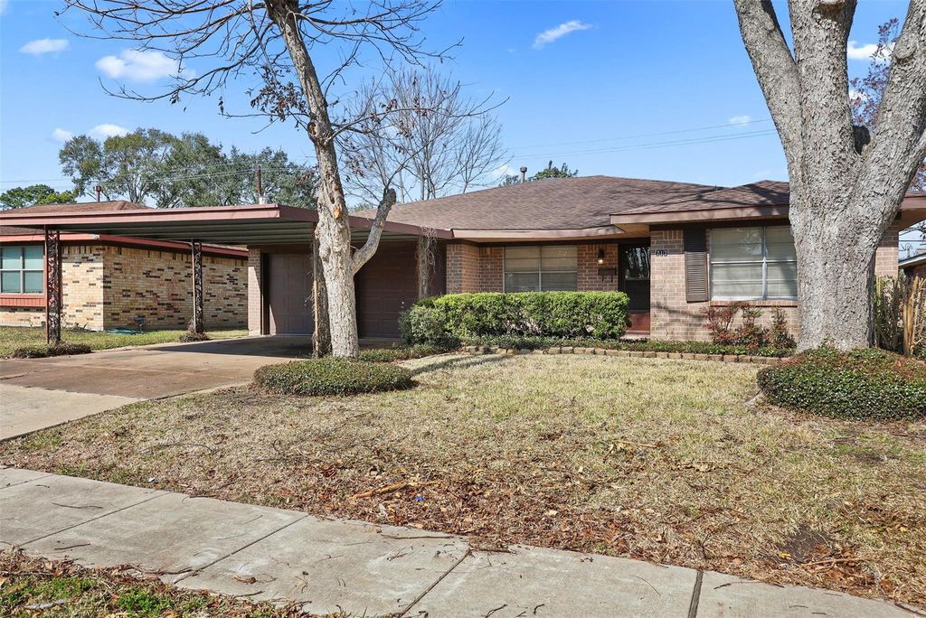 Photo of 717 Arbor Drive, Deer Park, TX 77536 (MLS # 54273540)