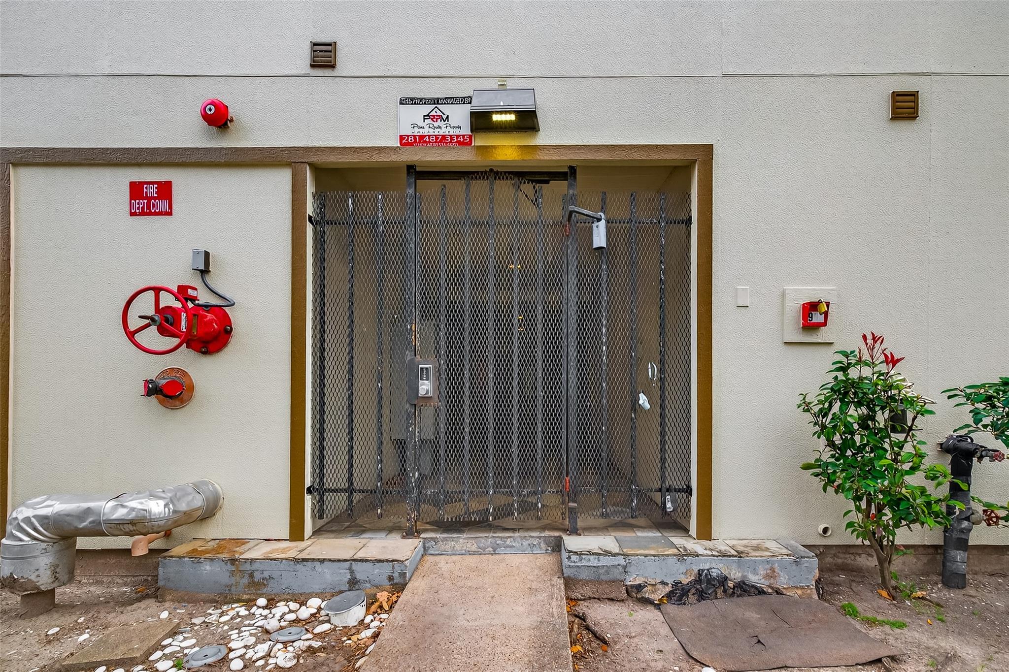 1342 Rutland Street 207