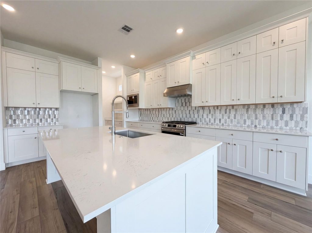 Photo of 7911 Summit Trail Lane, Porter, TX 77365 (MLS # 76345961)