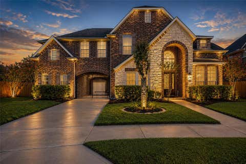 Photo of 5626 Valley Country Lane, Sugar Land, TX 77479 (MLS # 34788863)