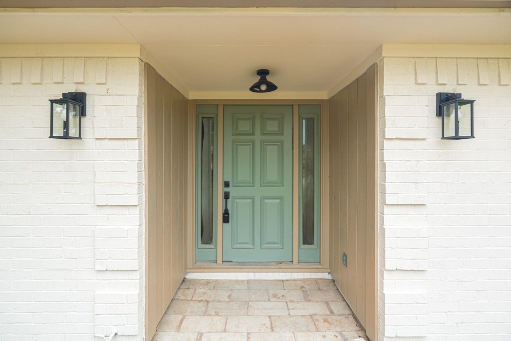 Photo of 10519 Kirkwren Drive, Houston, TX 77089 (MLS # 27986285)