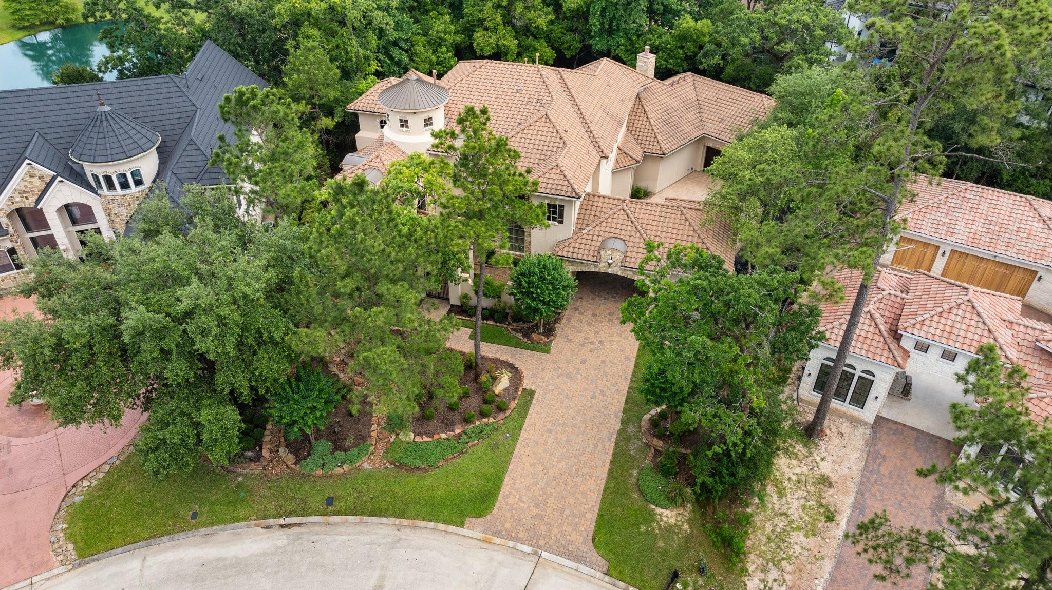 10 Maroon Creek Court