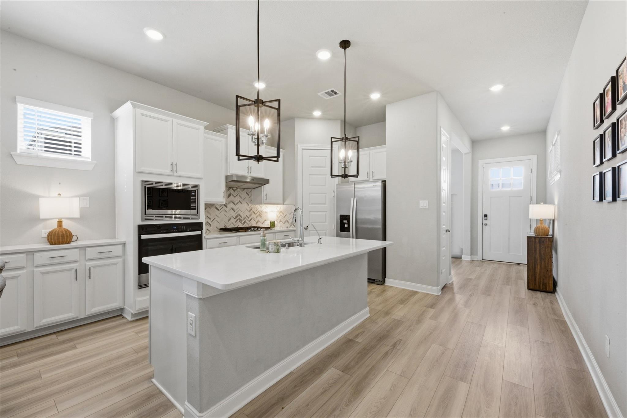 2406 Driftwood Trail