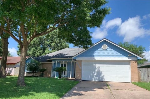 Photo of 4811 Kentwalk Drive, Houston, TX 77041 (MLS # 23880551)