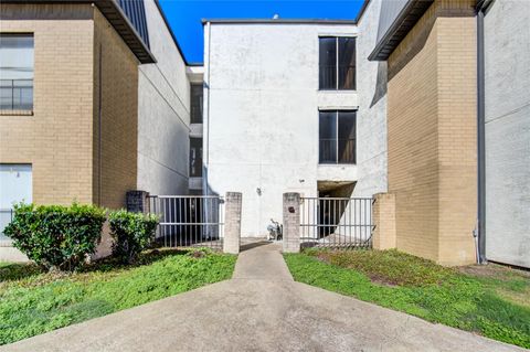 Photo of 8519 Hearth Drive #28, Houston, TX 77054 (MLS # 90605858)