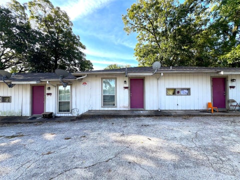 Photo of 1210 Sycamore Avenue #C, Huntsville, TX 77340 (MLS # 40446038)