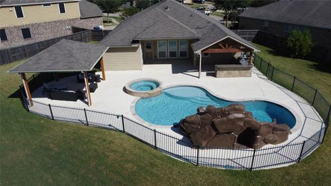 Photo of 2926 Tulip Tree Trail, Rosenberg, TX 77471 (MLS # 97798731)