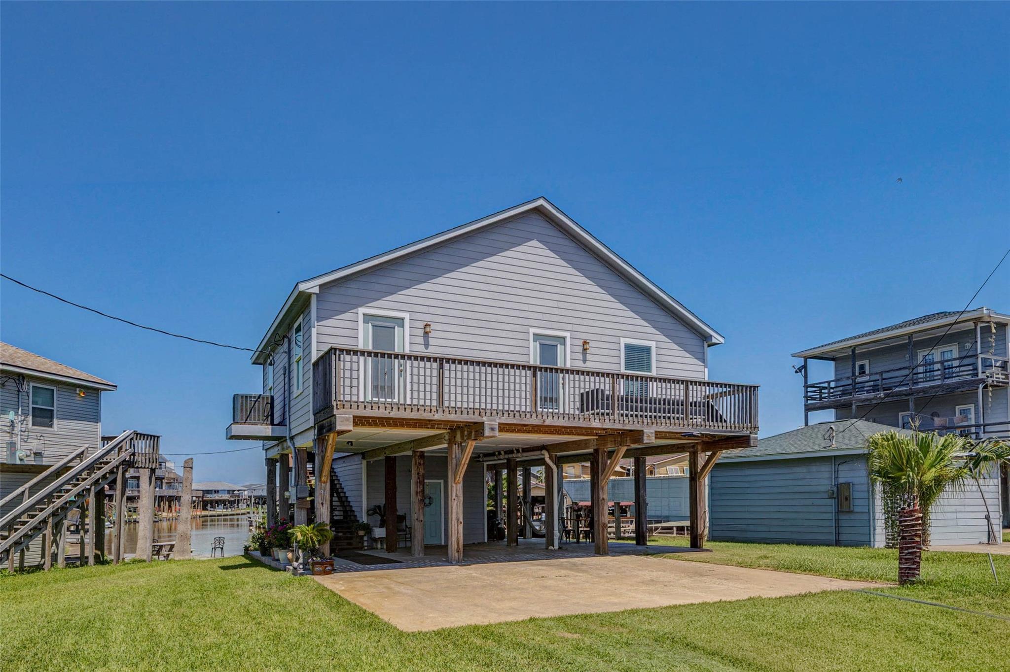 90 Dolphin Lane