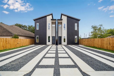 Photo of 426 Calloway Street #A/B, Houston, TX 77029 (MLS # 63282975)