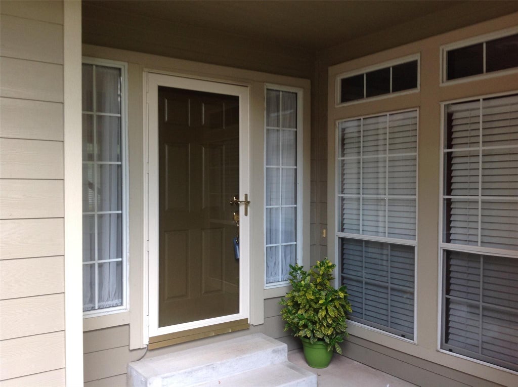 Photo of 66 Valley Oaks Circle, The Woodlands, TX 77382 (MLS # 18463684)