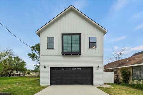 727 E 40th Street Houston TX 77022