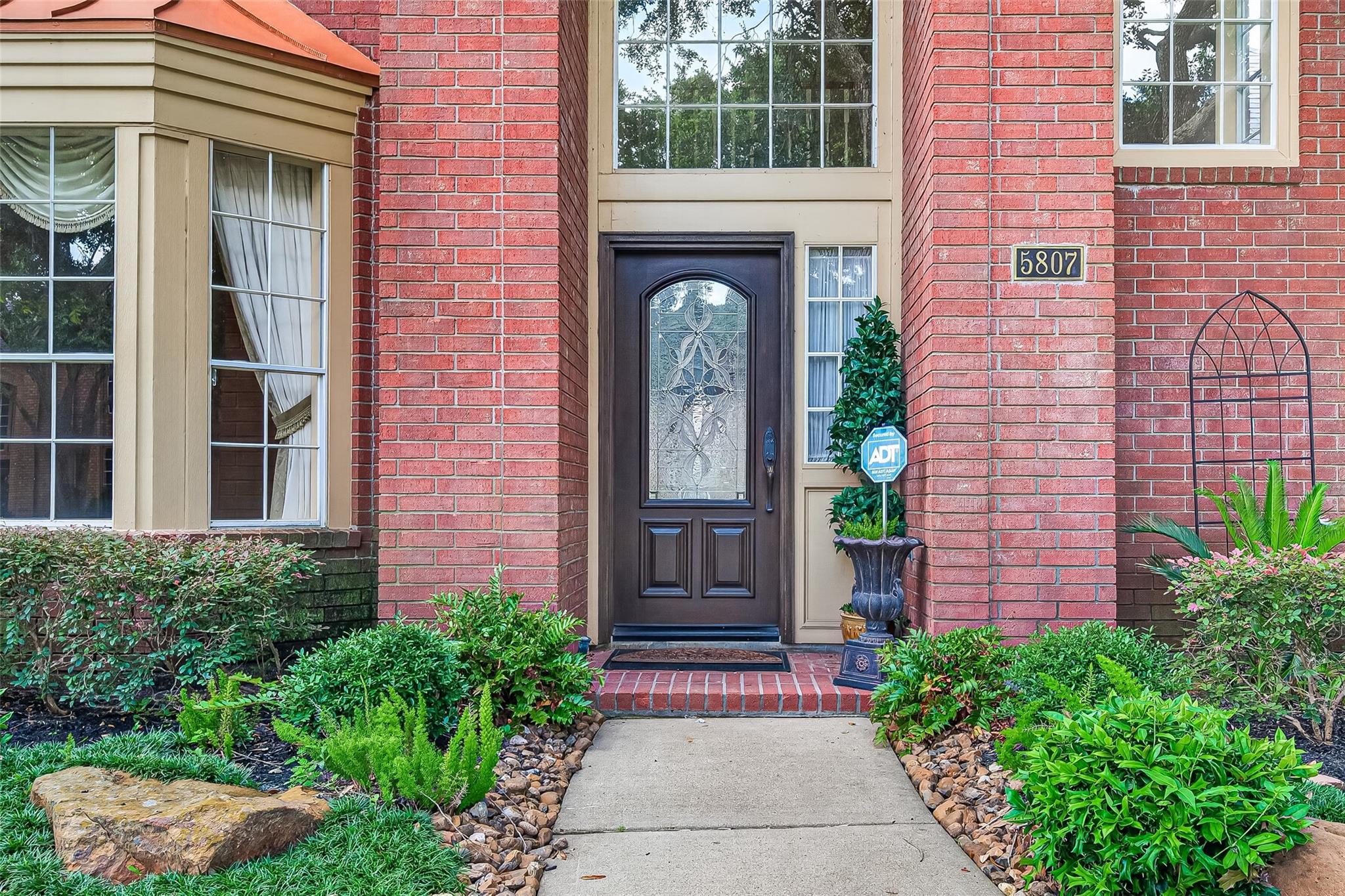 5807 Pendelton Place Drive