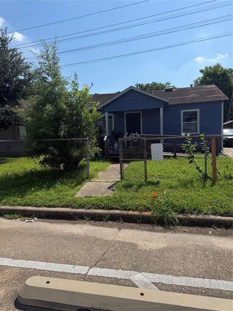 Photo of 3814 Hardy Street, Houston, TX 77009 (MLS # 36373869)