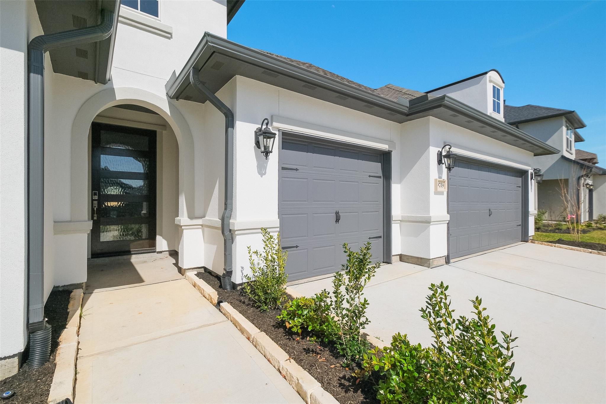 9719 Hunters Run Drive