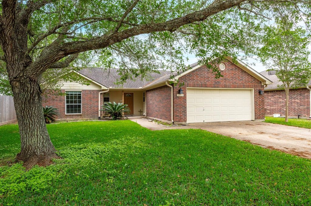 Photo of 11719 Santa Fe Trail, Santa Fe, TX 77510 (MLS # 19019059)