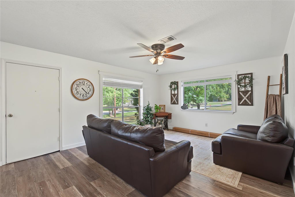 Photo of 440 Lakeside Drive, Trinity, TX 75862 (MLS # 17312158)
