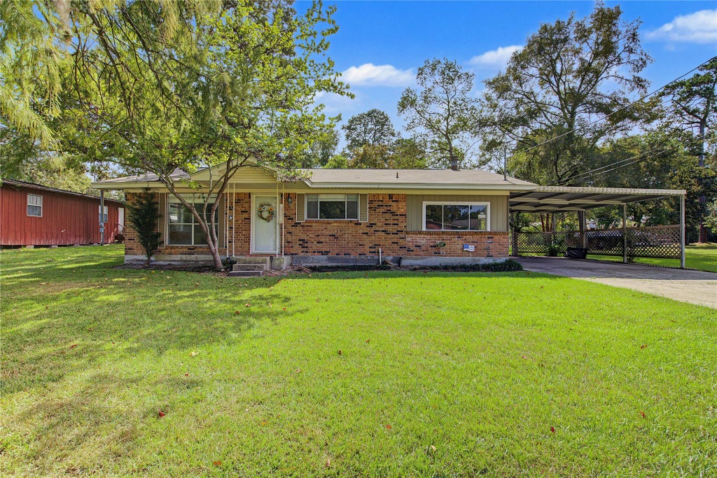 Photo of 440 Lakeside Drive, Trinity, TX 75862 (MLS # 17312158)