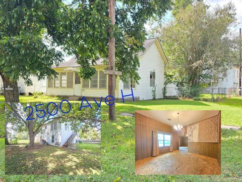 Photo of 2500 Avenue H, Bay City, TX 77414 (MLS # 2705827) Photo of 2500 Avenue H, Bay City, TX 77414 (MLS # 2705827)