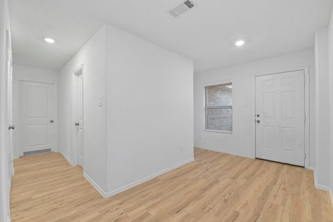 2381485152