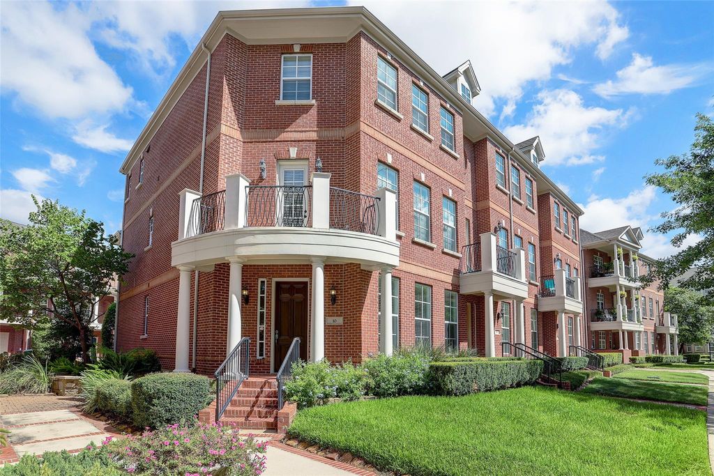 Photo of 10 Shell Port Square, The Woodlands, TX 77380 (MLS # 58961135)