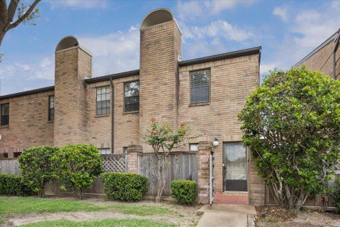 Condo For Rent - 9850 Pagewood Lane #1507<br/> Houston, TX 77042