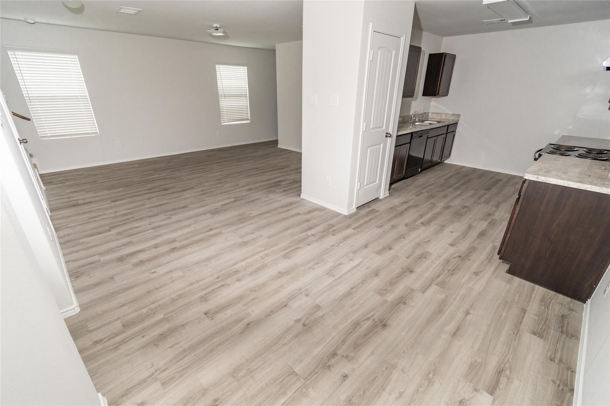 17434 Linthorne Street