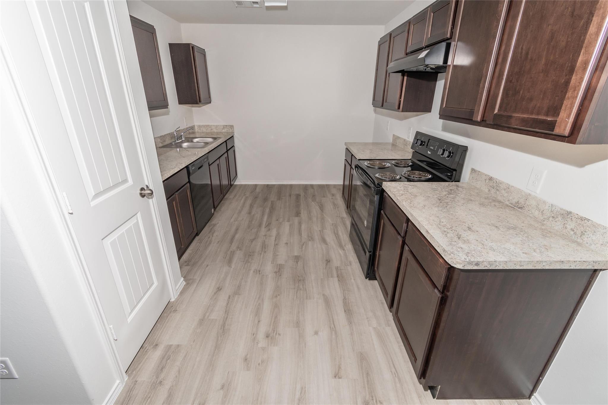 17434 Linthorne Street