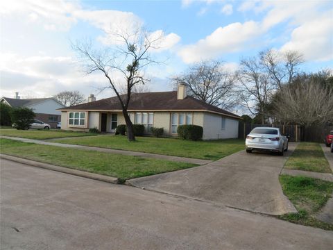 Photo of 16310 Meadowbrook Farm Road, Houston, TX 77082 (MLS # 65619953)