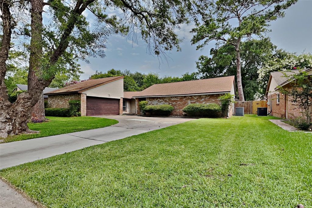 Photo of 12706 Pantano Drive, Houston, TX 77065 (MLS # 31327862)