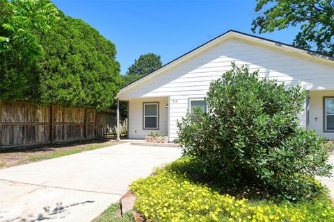 Photo of 518 Moore Street, Tomball, TX 77375 (MLS # 46640855)