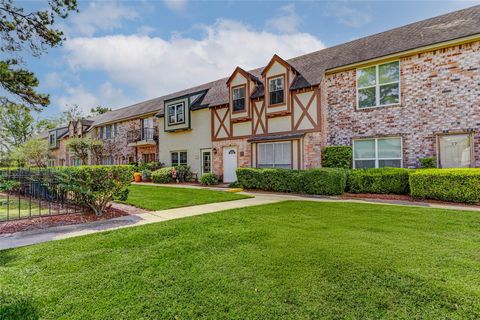 Photo of 14719 Barryknoll Lane #56, Houston, TX 77079 (MLS # 89729840)