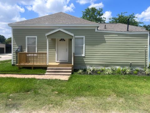 Photo of 602 Cordell Street, Houston, TX 77009 (MLS # 22703535)