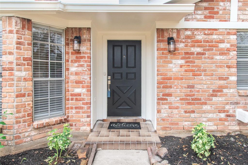 Photo of 6618 La Puente Drive, Houston, TX 77083 (MLS # 8572710)