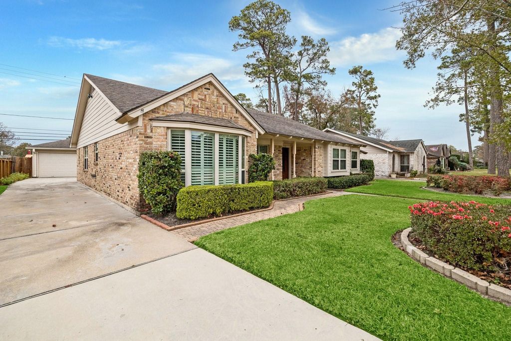 Photo of 1118 Del Norte Street, Houston, TX 77018 (MLS # 80097758)