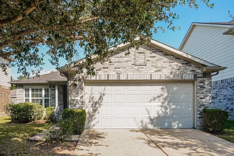 Photo of 2219 Diamond Crest Drive, Houston, TX 77489 (MLS # 38240594)